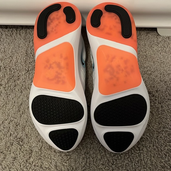 NIB NEVER WORN!!! Nike running shoes - Picture 4 of 4